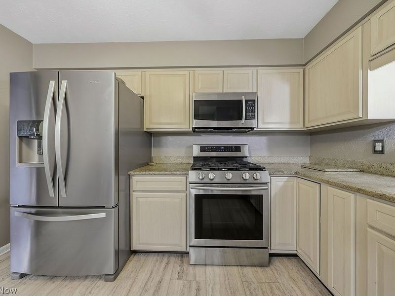 4882 Southwood Drive, Brooklyn, OH 44144 Photo 14