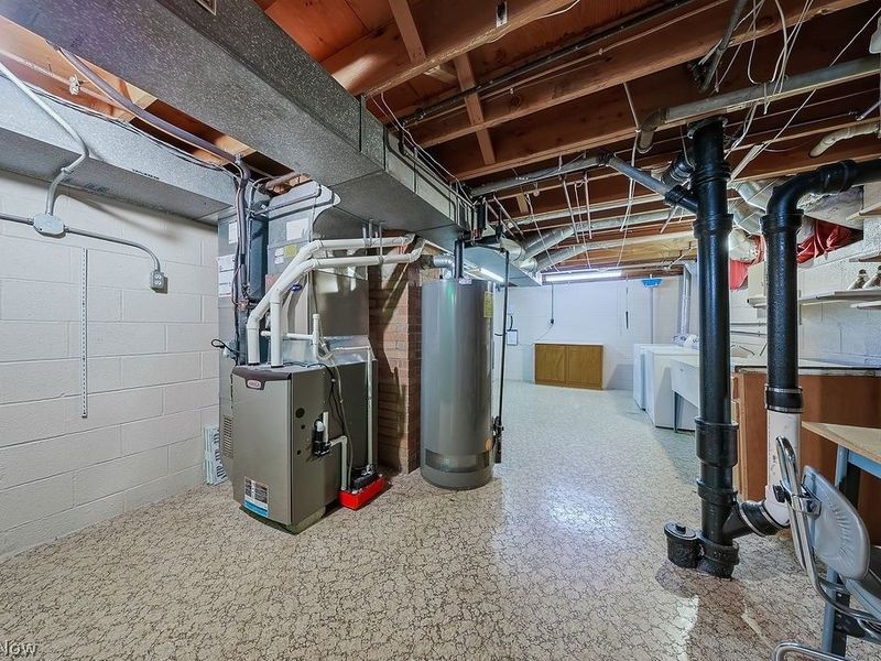 4882 Southwood Drive, Brooklyn, OH 44144 Photo 35