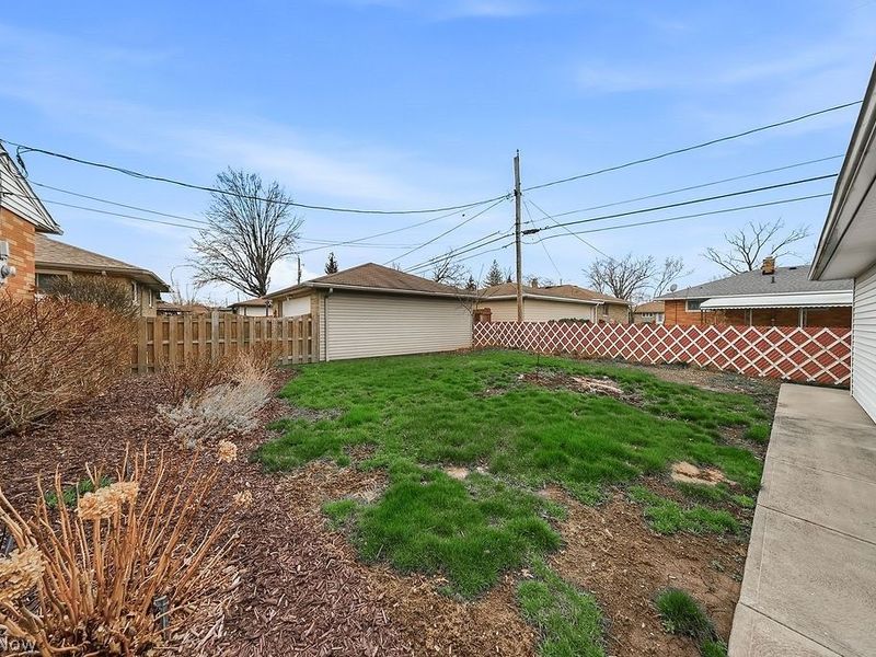 4882 Southwood Drive, Brooklyn, OH 44144 Photo 38