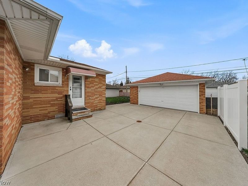 4882 Southwood Drive, Brooklyn, OH 44144 Photo 4