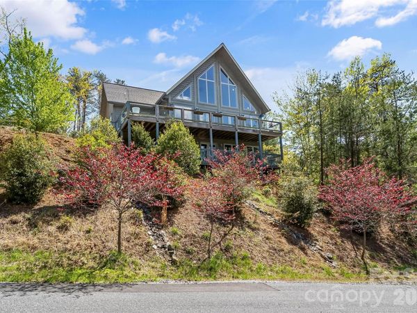 521 Waters Edge Drive , Nebo, NC 28761