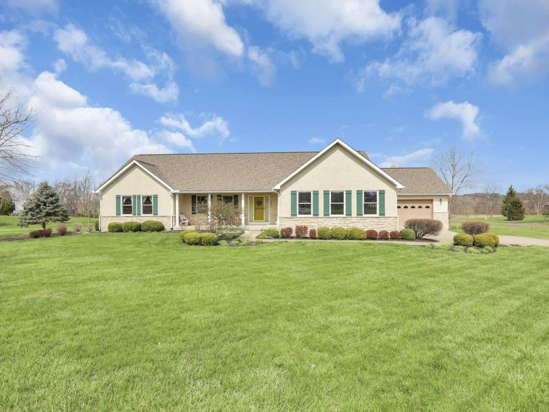 1925 Wilshire Lane NW, Lancaster, OH 43130 Photo 1