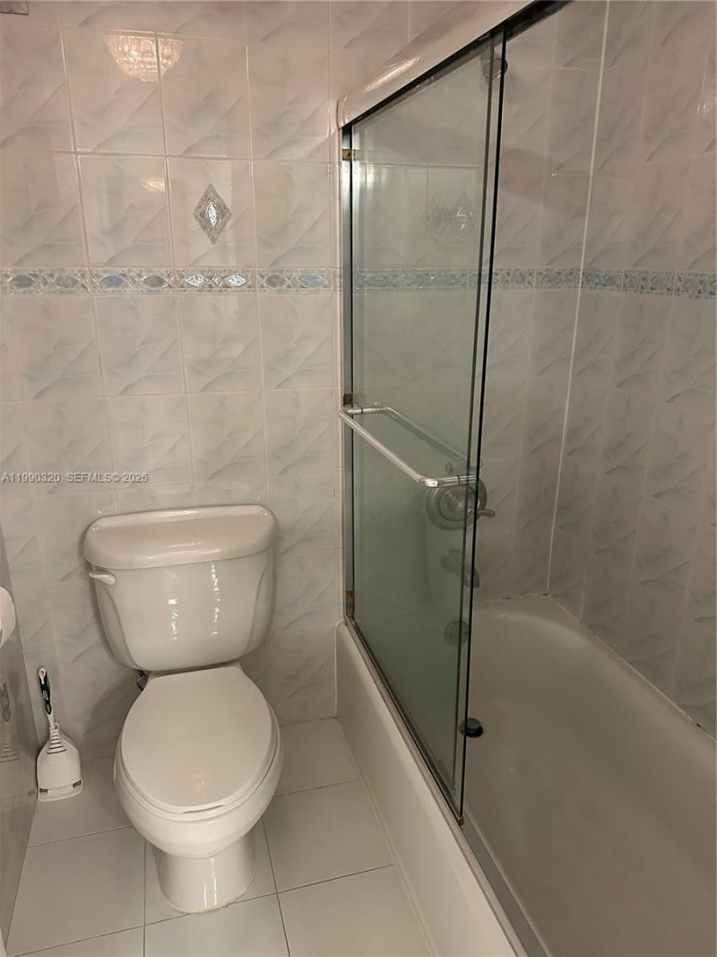 6039 Collins Ave , Unit 505, Miami Beach, FL 33140 Photo