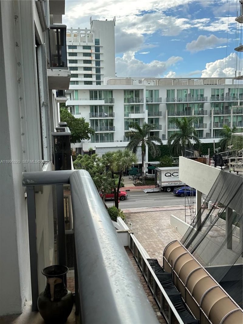 6039 Collins Ave , Unit 505, Miami Beach, FL 33140 Photo