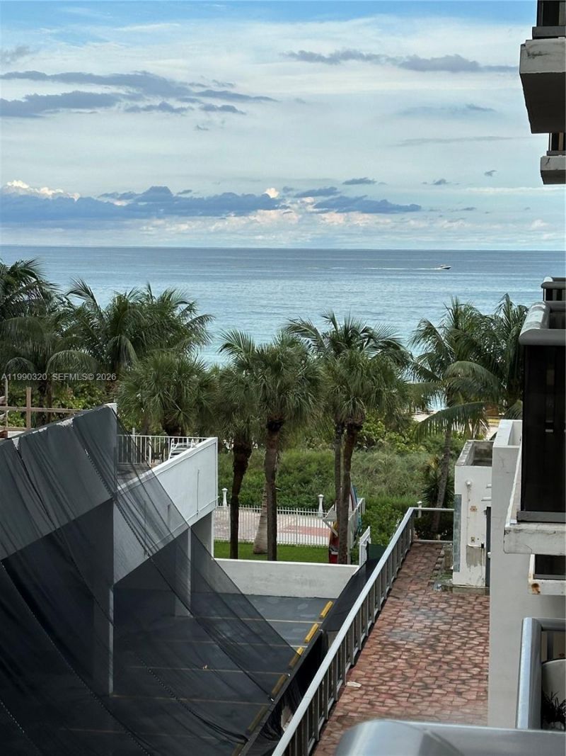 6039 Collins Ave , Unit 505, Miami Beach, FL 33140 Photo