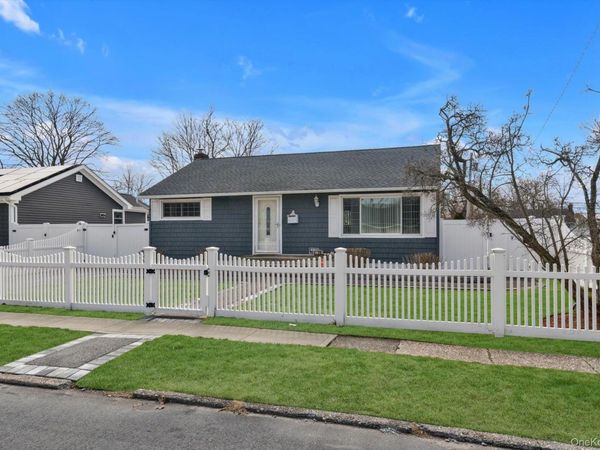 15 Silverpine Drive , Amityville, NY 11701