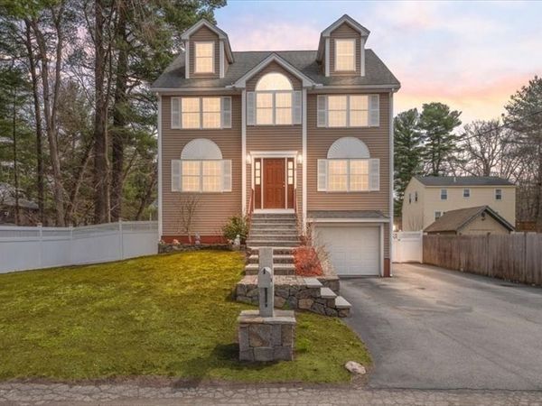 4 Doane St, Wilmington, MA 01887