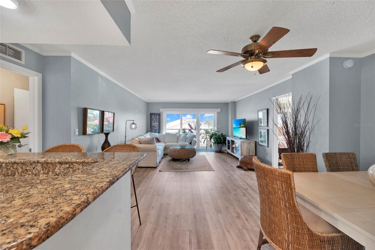 4900 Brittany Drive S, Unit 301, Saint Petersburg, FL 33715 Photo