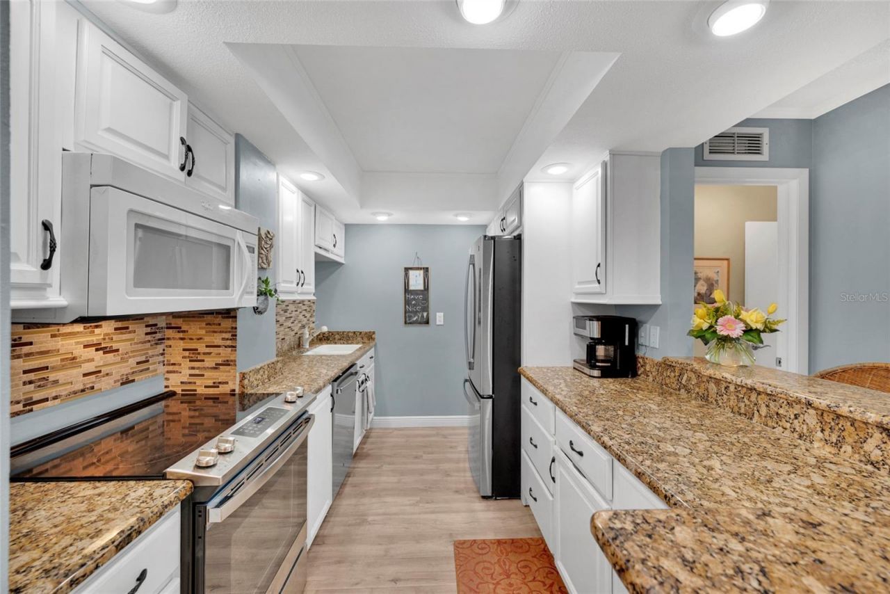 4900 Brittany Drive S, Unit 301, Saint Petersburg, FL 33715 Photo