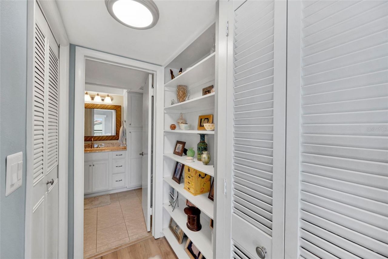 4900 Brittany Drive S, Unit 301, Saint Petersburg, FL 33715 Photo