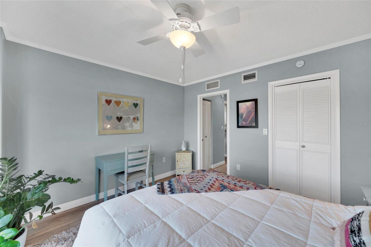 4900 Brittany Drive S, Unit 301, Saint Petersburg, FL 33715 Photo