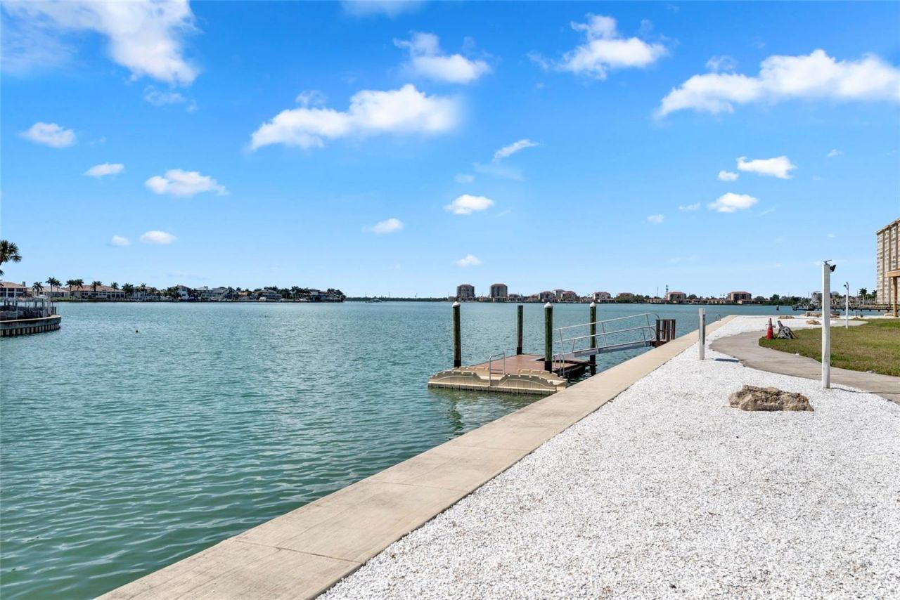 4900 Brittany Drive S, Unit 301, Saint Petersburg, FL 33715 Photo