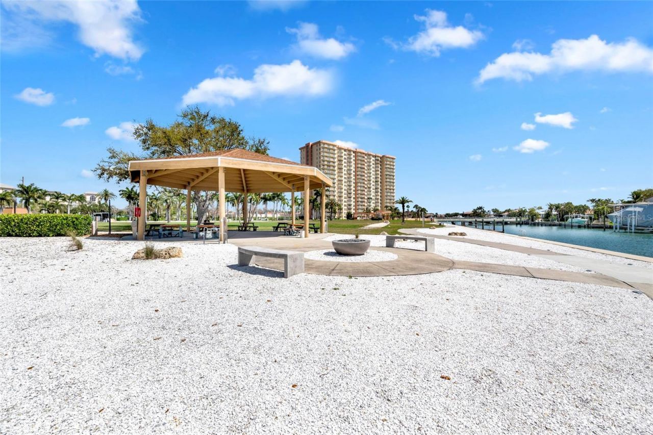 4900 Brittany Drive S, Unit 301, Saint Petersburg, FL 33715 Photo