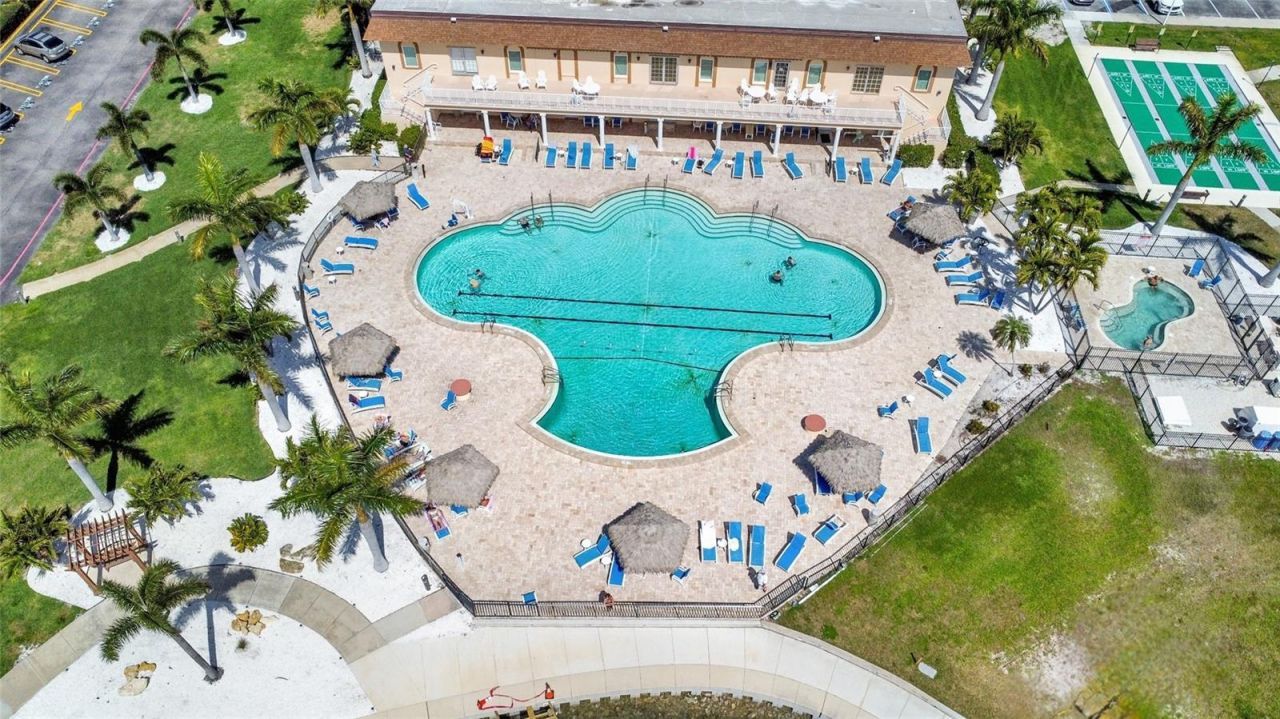 4900 Brittany Drive S, Unit 301, Saint Petersburg, FL 33715 Photo