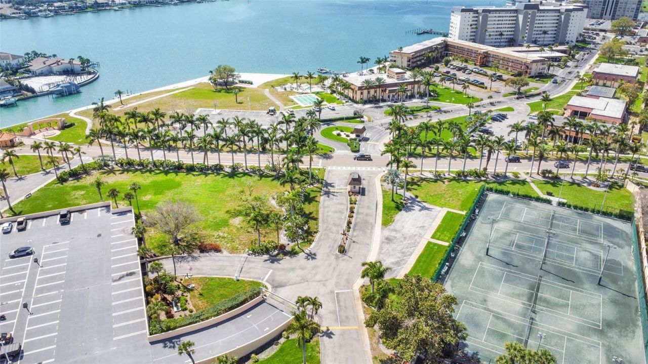 4900 Brittany Drive S, Unit 301, Saint Petersburg, FL 33715 Photo