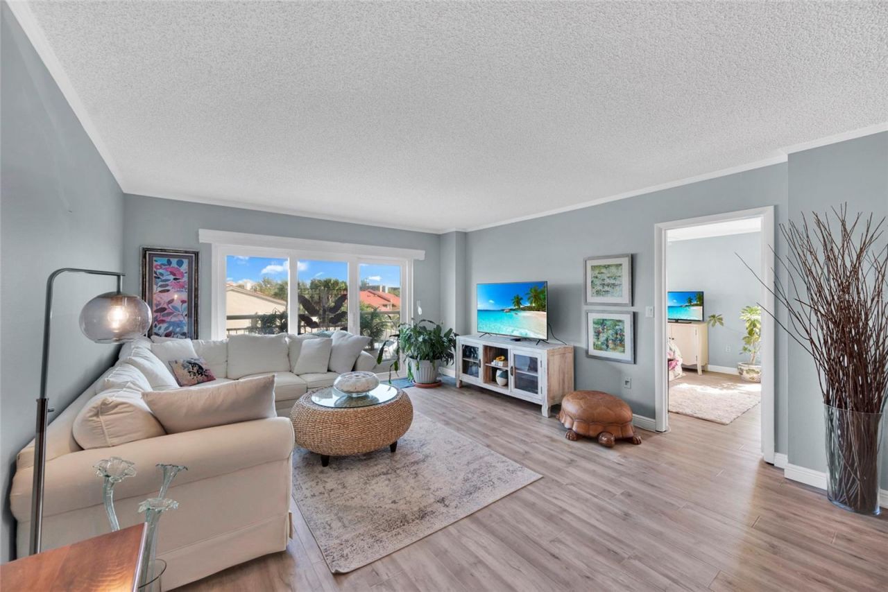 4900 Brittany Drive S, Unit 301, Saint Petersburg, FL 33715 Photo