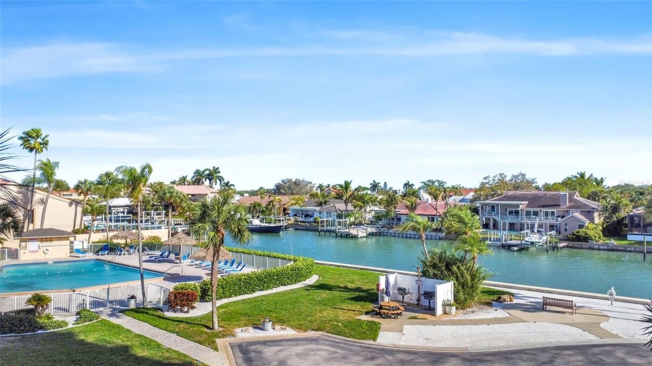 4900 Brittany Drive S, Unit 301, Saint Petersburg, FL 33715 Photo