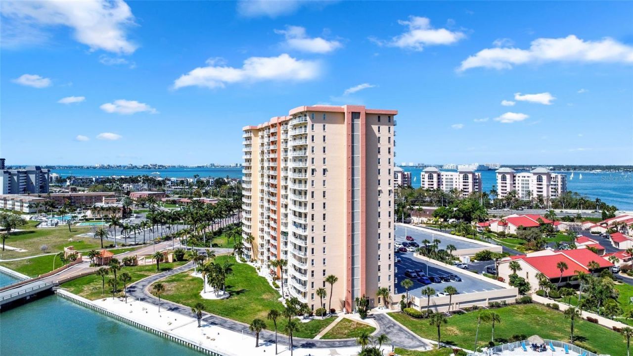 4900 Brittany Drive S, Unit 301, Saint Petersburg, FL 33715 Photo