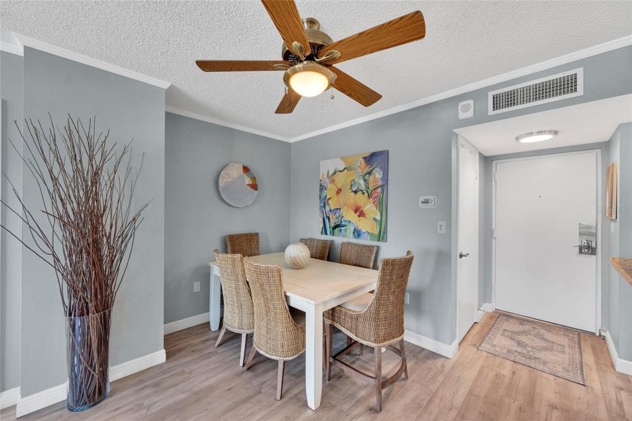 4900 Brittany Drive S, Unit 301, Saint Petersburg, FL 33715 Photo