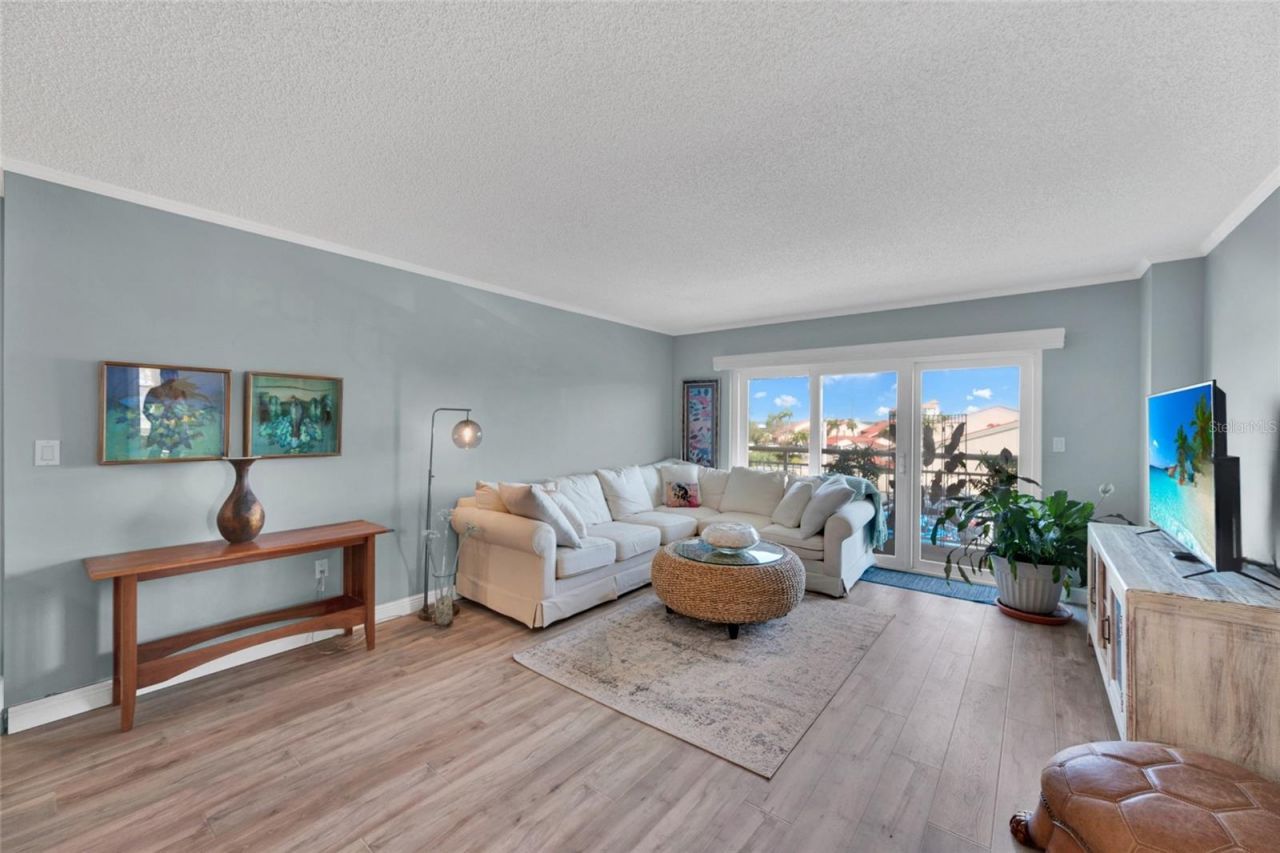 4900 Brittany Drive S, Unit 301, Saint Petersburg, FL 33715 Photo