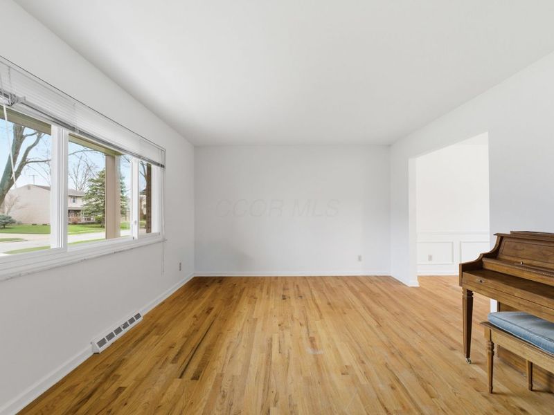 1701 Moreland Drive, Columbus, OH 43220 Photo 8