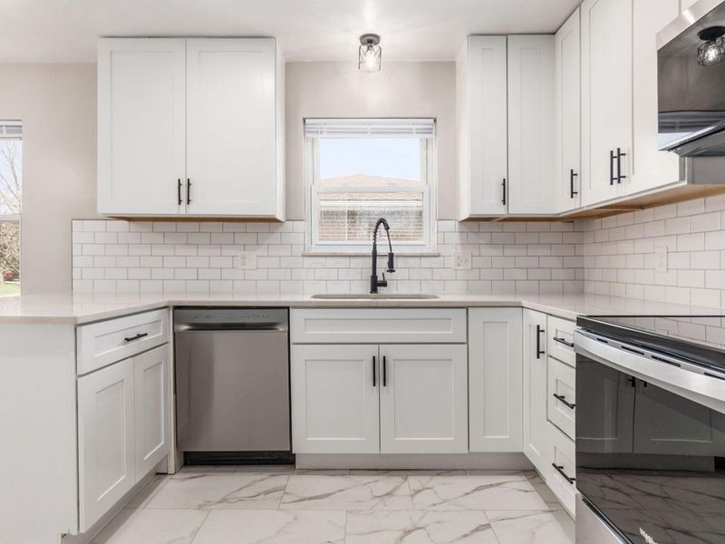 1340 Bronwyn Avenue, Columbus, OH 43204 Photo 3