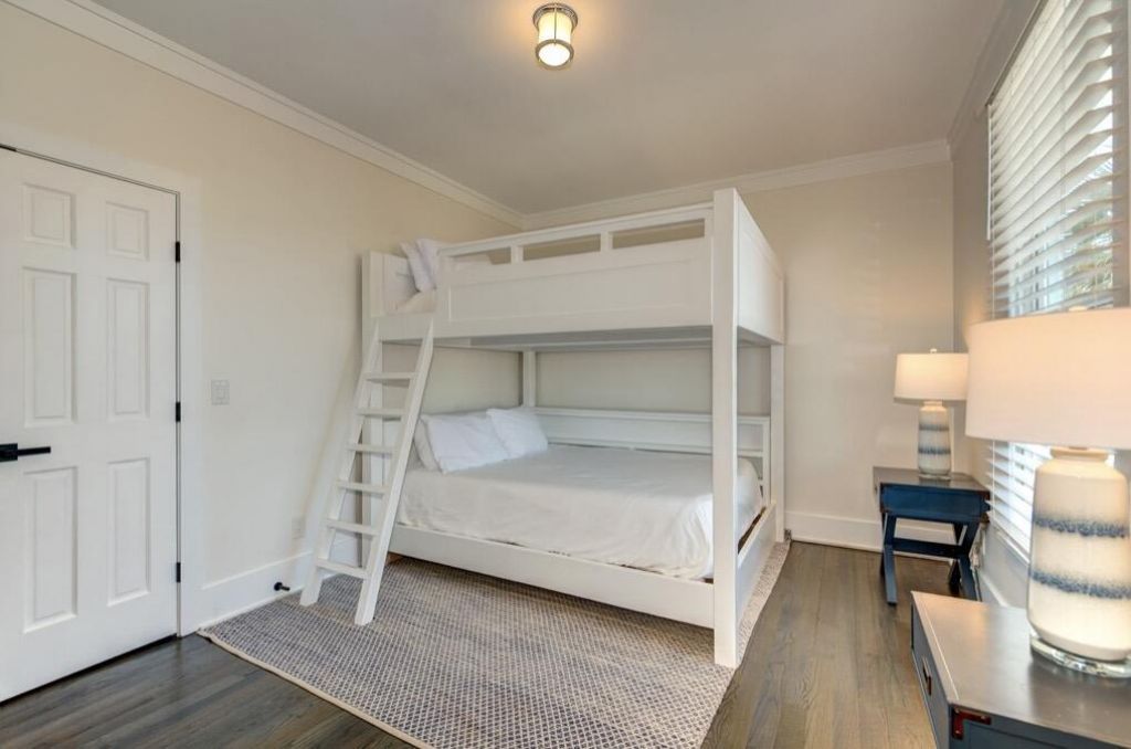 512 Ocean Boulevard Photo 16