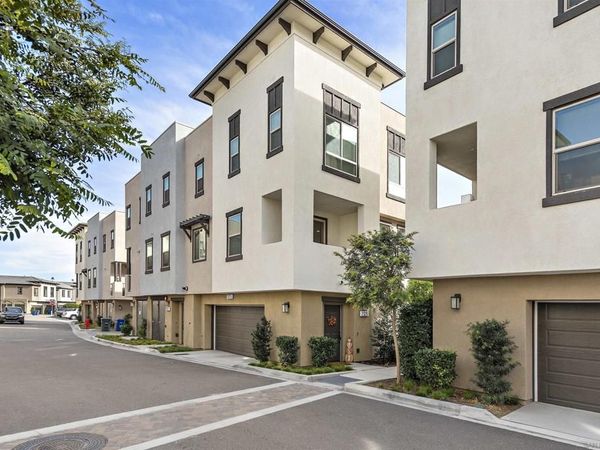 2325 Verano Way, Vista, CA 92081