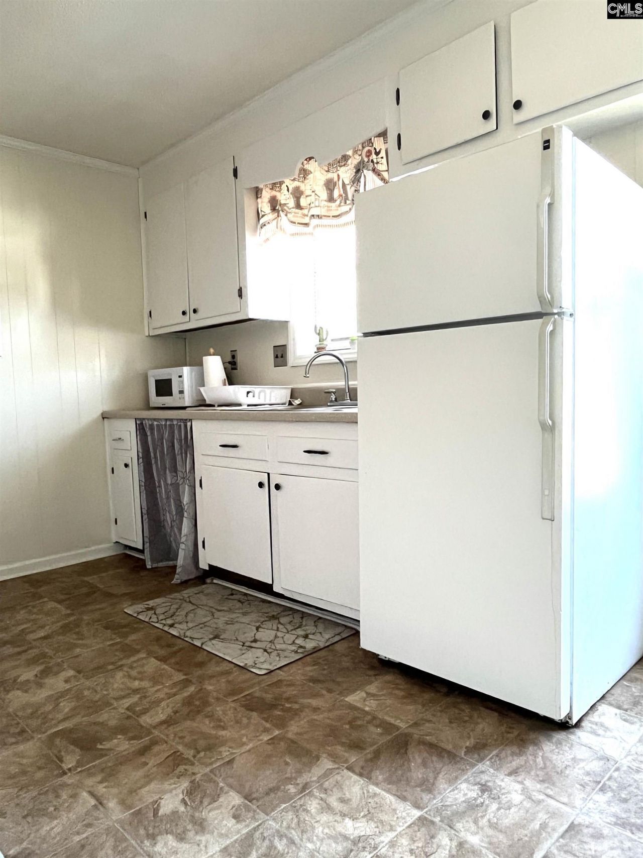 2201 Marshall Street Photo 14