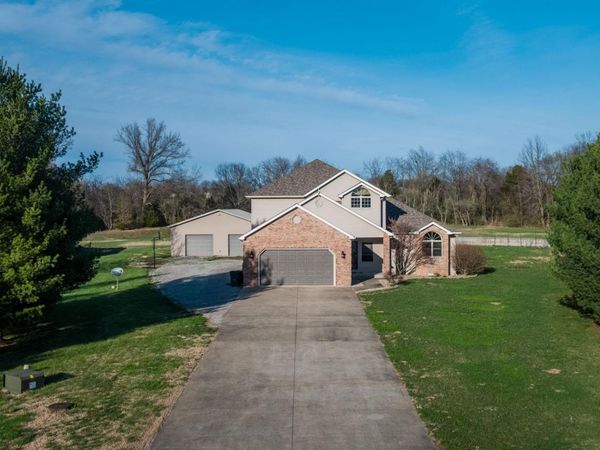 1615 POSEY Street, Marion, IL 62959