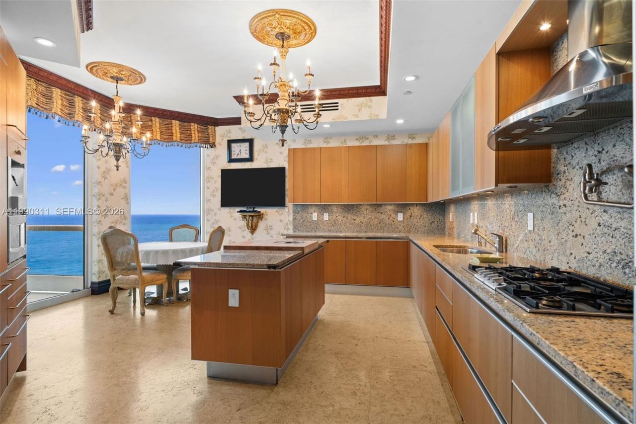 16047 Collins Ave , Unit 1604, Sunny Isles Beach, FL 33160 Photo