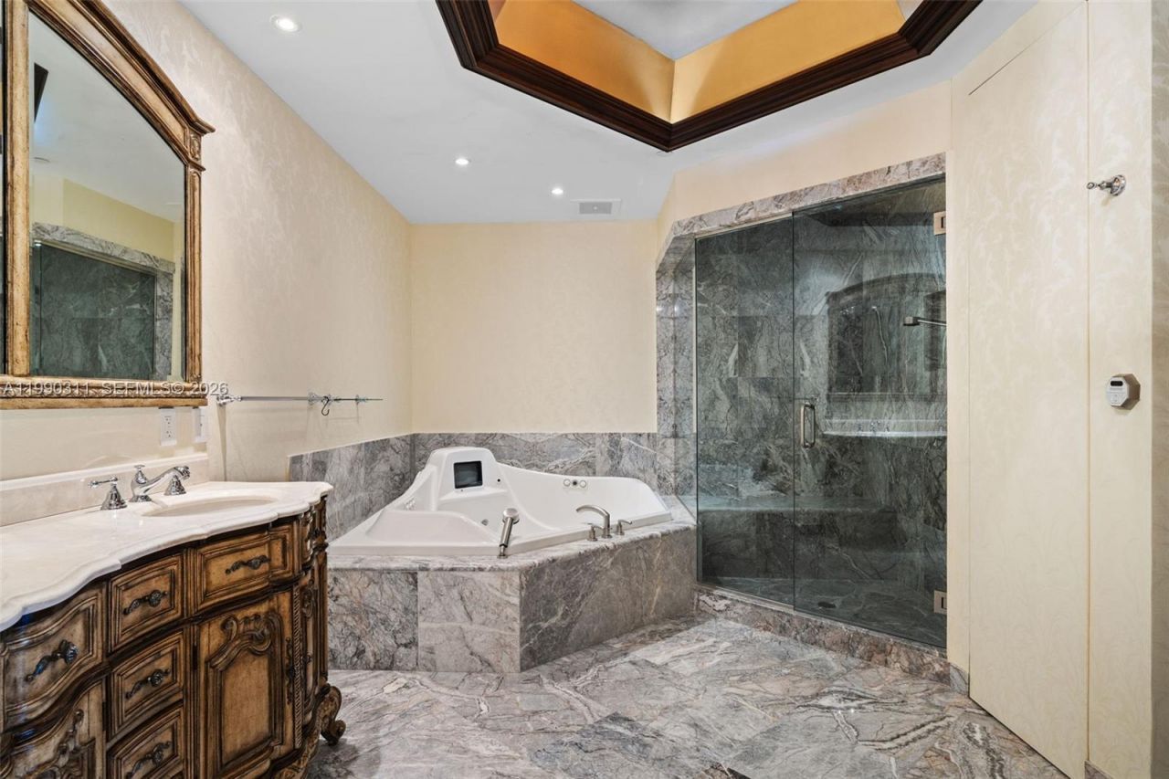 16047 Collins Ave , Unit 1604, Sunny Isles Beach, FL 33160 Photo