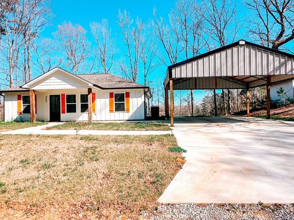 345 State Park Road, Tupelo, MS 38804