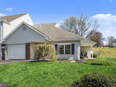 204 PINE CREST VILLAGE DRIVE, PINE GROVE, PA 17963
