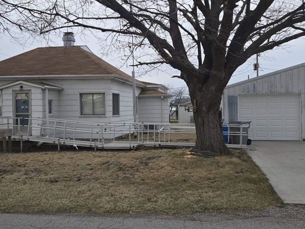 65 13 Avenue W, Albia, IA 52531