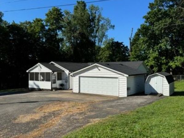 298 Tobacco Rd , Clarksville, TN 37042