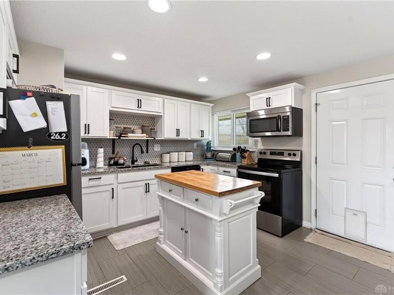 4457 Longfellow Avenue, Huber Heights, OH 45424 Photo 12