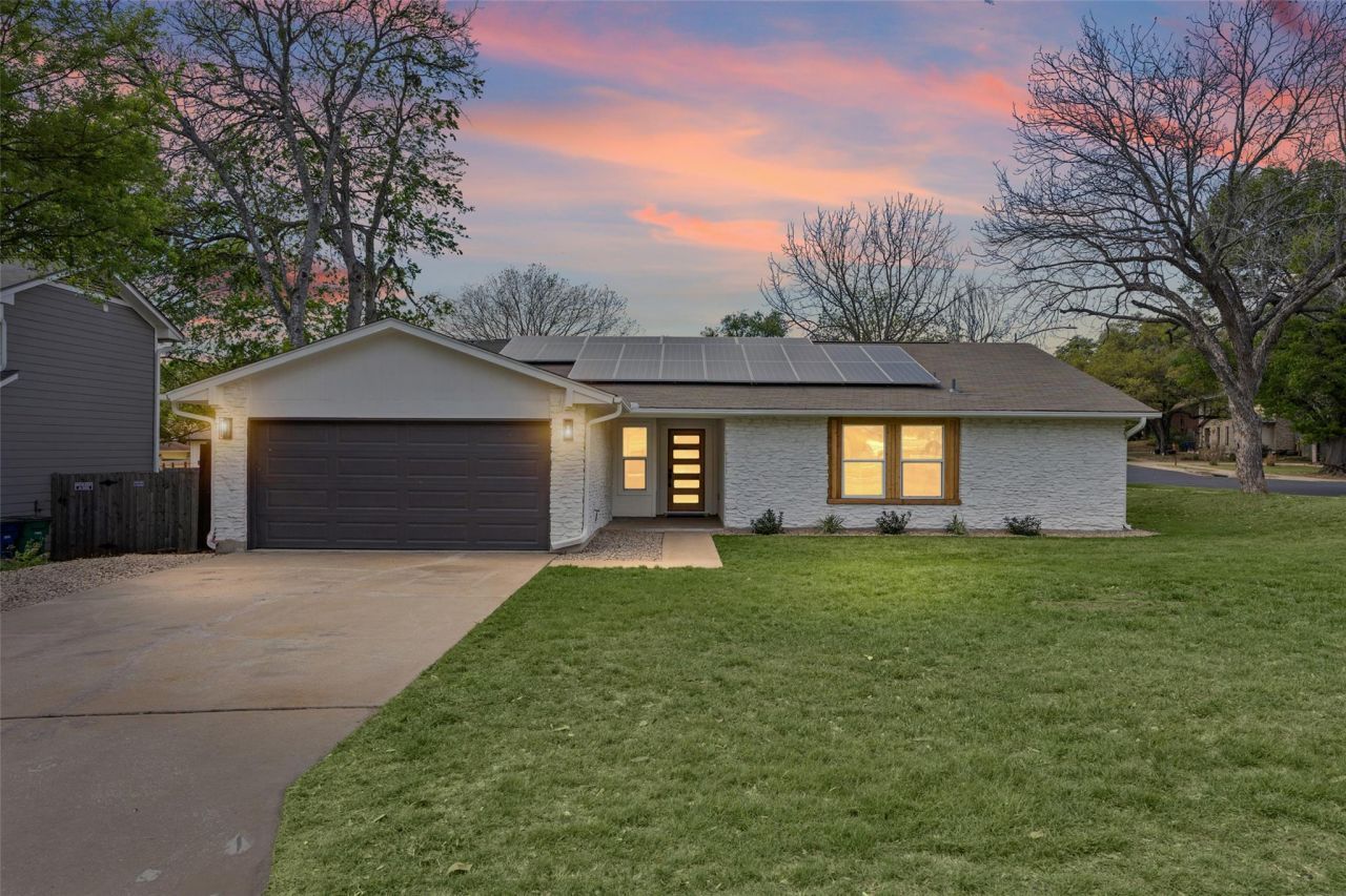 7900 Keneshaw Dr, Austin, TX 78745 Main Photo