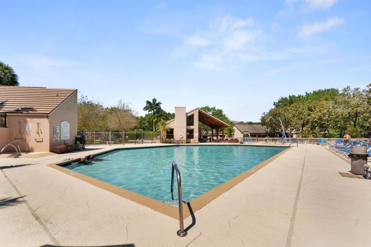 9272 Chelsea Drive S, Plantation, FL 33324 Photo