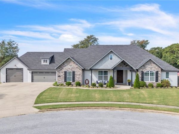 509 Waterfalls Court , Farmington, AR 72730