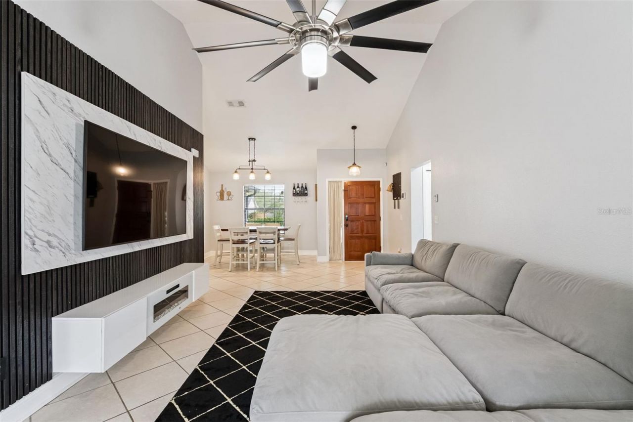 652 Carrigan Avenue , Oviedo, FL 32765 Photo