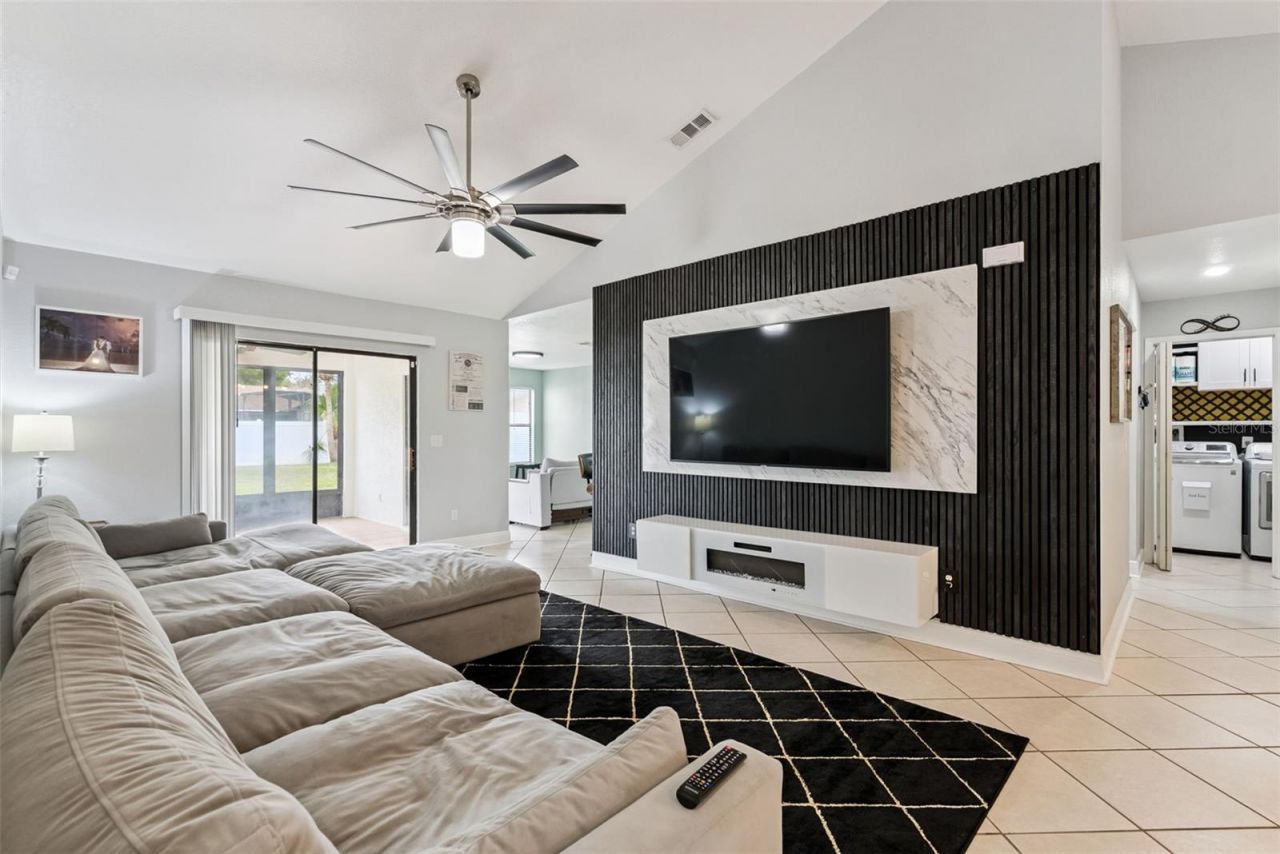 652 Carrigan Avenue , Oviedo, FL 32765 Photo