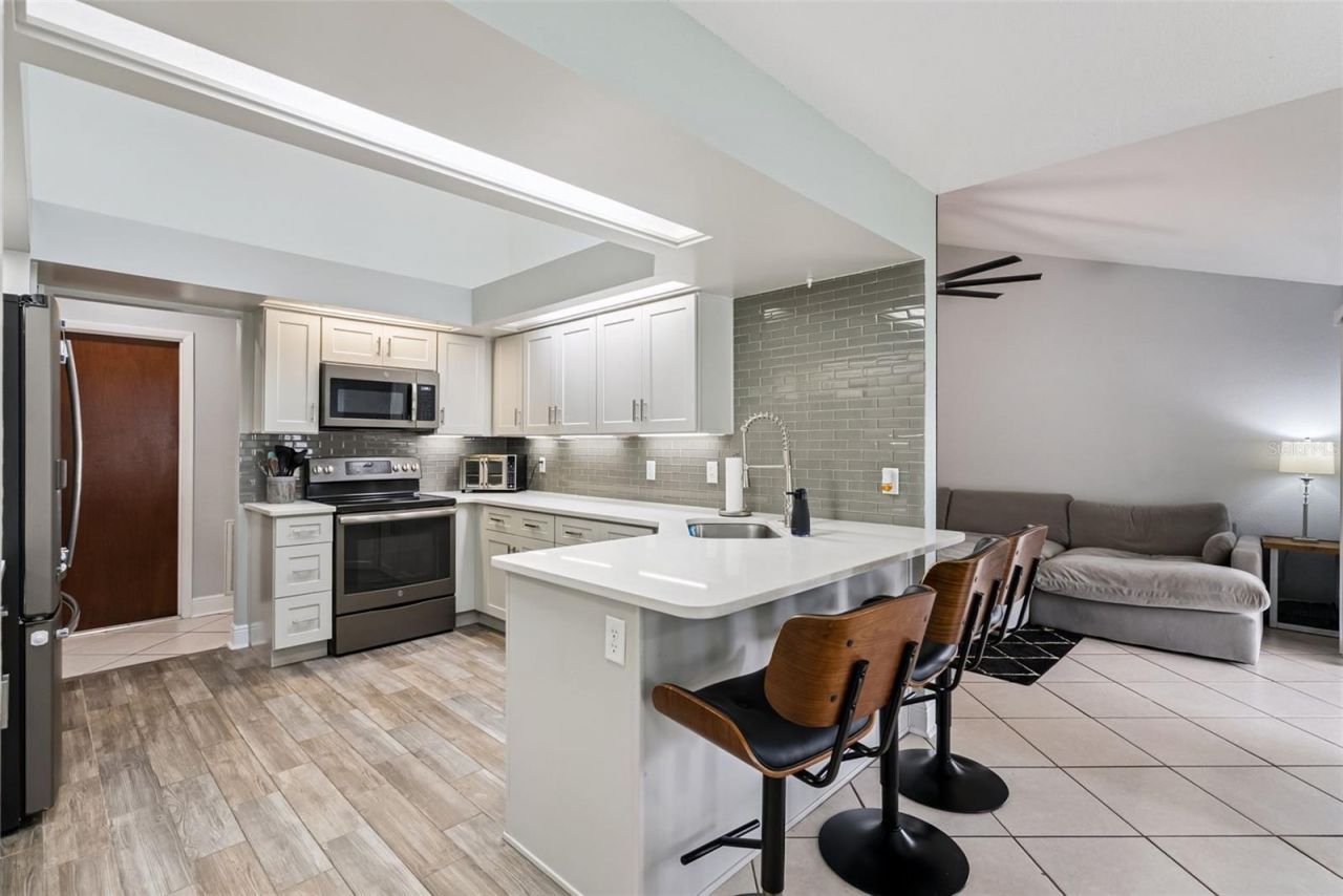 652 Carrigan Avenue , Oviedo, FL 32765 Photo