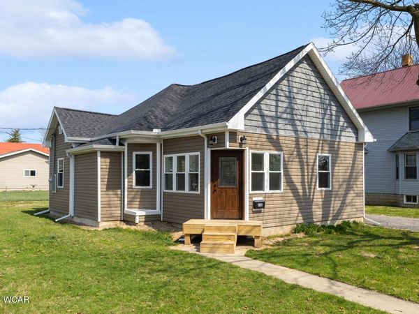 222 E Montford Avenue, Ada, OH 45810