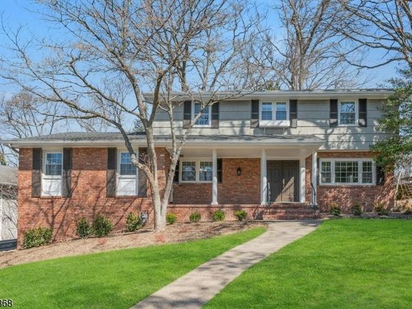 366 Valley View Ave, Paramus, NJ 07652