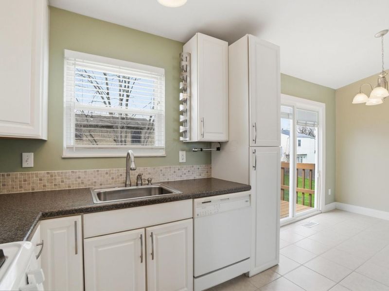 7713 Kelvinway Drive, Unit 67, Columbus, OH 43085 Photo 10