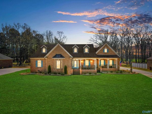 17594 Clearview Street, Athens, AL 35611
