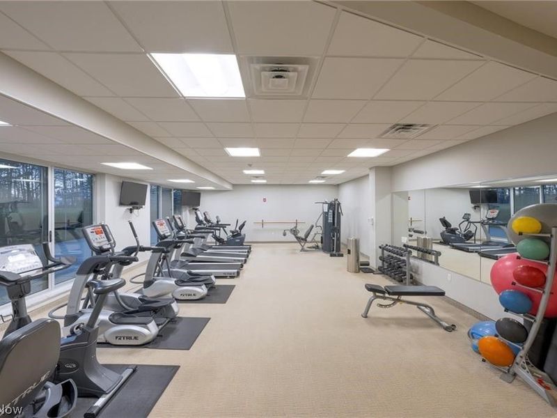 2112 Acacia Park Drive, Unit 312, Lyndhurst, OH 44124 Photo 32