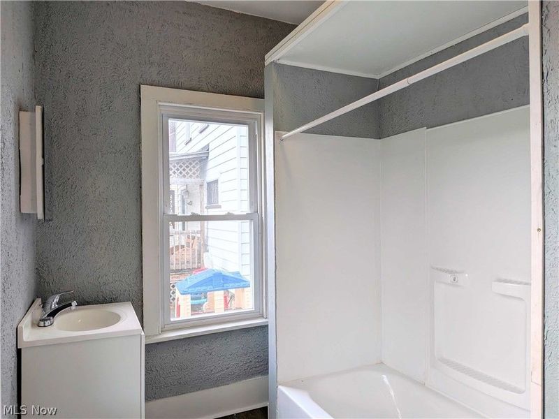 864 10th Street NE, Massillon, OH 44646 Photo 12