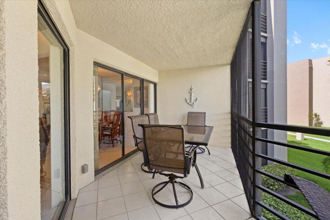 5851 Camino Del Sol, Unit 203, Boca Raton, FL 33433 Photo